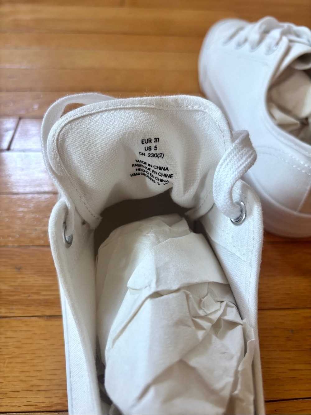 H&M White Canvas Low-Top Sneakers size 5 - Picture 4 of 10